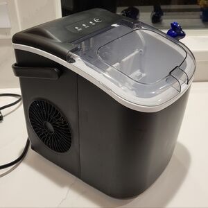 AGLUCKY Countertop Bullet Ice Maker Model HZB-12/H